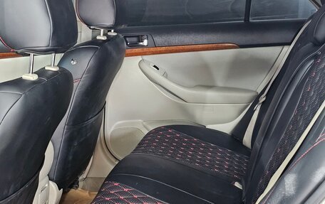Toyota Avensis III рестайлинг, 2006 год, 655 000 рублей, 27 фотография