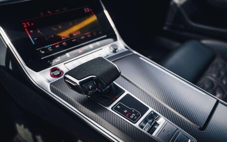 Audi RS 6, 2022 год, 13 000 000 рублей, 23 фотография