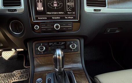 Volkswagen Touareg III, 2017 год, 3 900 000 рублей, 14 фотография