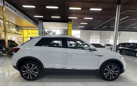 Volkswagen T-Roc I, 2022 год, 1 940 000 рублей, 7 фотография