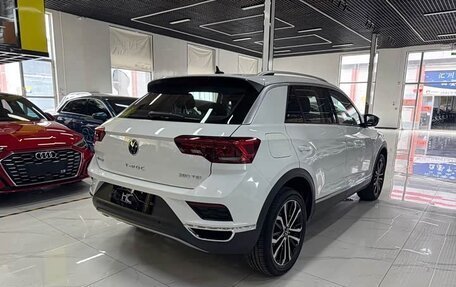 Volkswagen T-Roc I, 2022 год, 1 940 000 рублей, 4 фотография