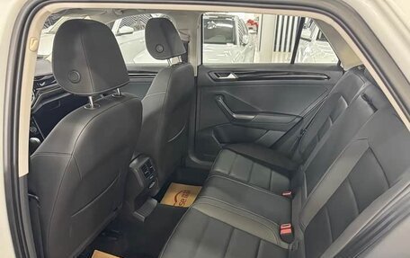 Volkswagen T-Roc I, 2022 год, 1 940 000 рублей, 15 фотография
