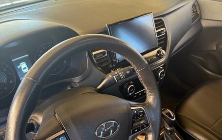 Hyundai Solaris II рестайлинг, 2022 год, 1 700 000 рублей, 9 фотография