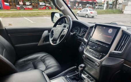 Toyota Land Cruiser 200, 2017 год, 5 890 000 рублей, 13 фотография
