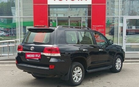 Toyota Land Cruiser 200, 2017 год, 5 890 000 рублей, 5 фотография