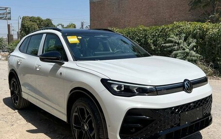 Volkswagen Tiguan, 2025 год, 4 770 000 рублей, 3 фотография