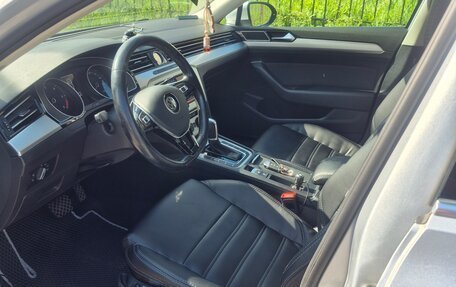 Volkswagen Passat B8 рестайлинг, 2015 год, 1 750 000 рублей, 17 фотография