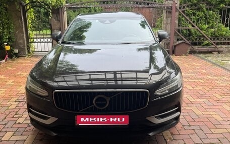Volvo S90 II рестайлинг, 2017 год, 2 300 000 рублей, 2 фотография