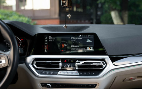 BMW 3 серия, 2018 год, 4 000 000 рублей, 17 фотография
