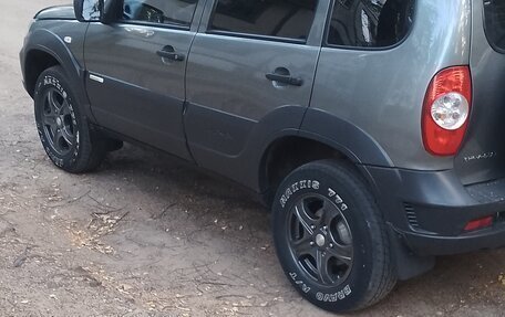 Chevrolet Niva I рестайлинг, 2012 год, 550 000 рублей, 3 фотография