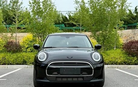 MINI Hatch, 2022 год, 1 920 000 рублей, 2 фотография