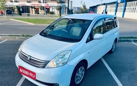 Toyota ISis I, 2010 год, 1 180 000 рублей, 6 фотография