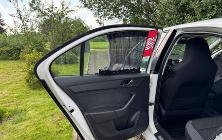 Skoda Rapid I, 2015 год, 1 350 000 рублей, 11 фотография