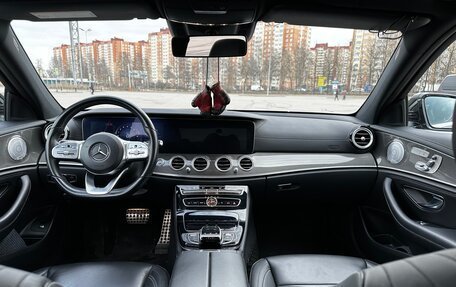 Mercedes-Benz E-Класс, 2019 год, 3 590 000 рублей, 9 фотография