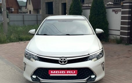 Toyota Camry, 2017 год, 2 730 000 рублей, 2 фотография
