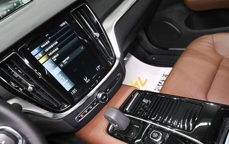 Volvo S60 III, 2021 год, 3 200 000 рублей, 14 фотография