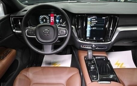 Volvo S60 III, 2021 год, 3 200 000 рублей, 8 фотография