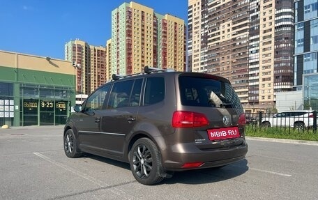 Volkswagen Touran III, 2013 год, 1 000 000 рублей, 5 фотография