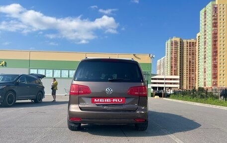 Volkswagen Touran III, 2013 год, 1 000 000 рублей, 4 фотография