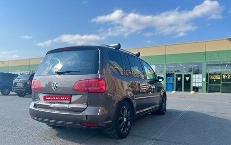 Volkswagen Touran III, 2013 год, 1 000 000 рублей, 3 фотография