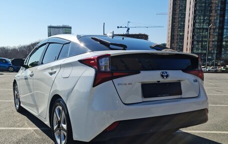 Toyota Prius IV XW50, 2019 год, 1 980 000 рублей, 7 фотография