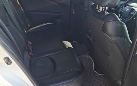 Toyota Prius IV XW50, 2019 год, 1 980 000 рублей, 15 фотография