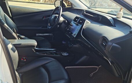 Toyota Prius IV XW50, 2019 год, 1 980 000 рублей, 16 фотография
