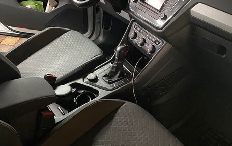 Volkswagen Tiguan II, 2017 год, 2 100 000 рублей, 11 фотография