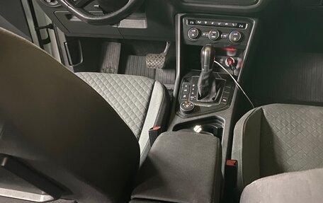 Volkswagen Tiguan II, 2017 год, 2 100 000 рублей, 10 фотография