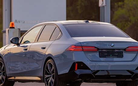 BMW 5 серия, 2025 год, 9 250 000 рублей, 2 фотография