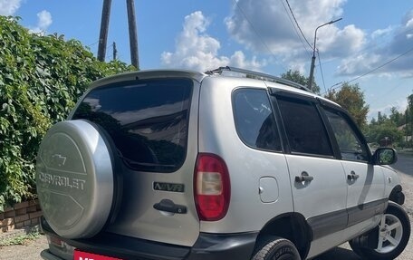 Chevrolet Niva I рестайлинг, 2005 год, 375 000 рублей, 1 фотография