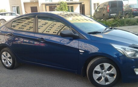 Hyundai Solaris II рестайлинг, 2014 год, 975 000 рублей, 3 фотография