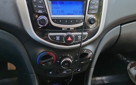 Hyundai Solaris II рестайлинг, 2012 год, 600 000 рублей, 9 фотография
