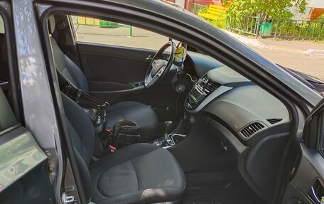 Hyundai Solaris II рестайлинг, 2012 год, 600 000 рублей, 14 фотография