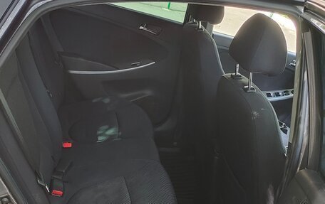 Hyundai Solaris II рестайлинг, 2012 год, 600 000 рублей, 13 фотография