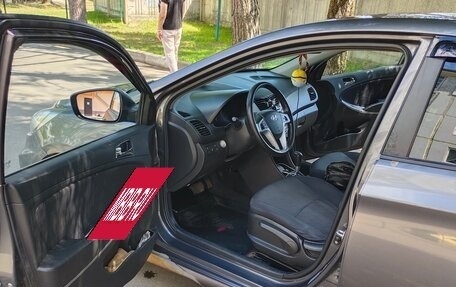 Hyundai Solaris II рестайлинг, 2012 год, 600 000 рублей, 17 фотография