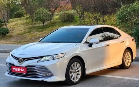 Toyota Camry, 2021 год, 1 990 000 рублей, 5 фотография