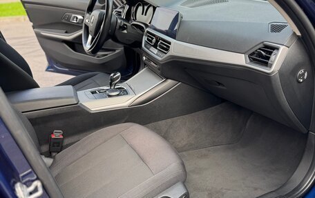 BMW 3 серия, 2019 год, 3 400 000 рублей, 3 фотография