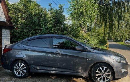 Hyundai Solaris II рестайлинг, 2015 год, 1 300 000 рублей, 5 фотография