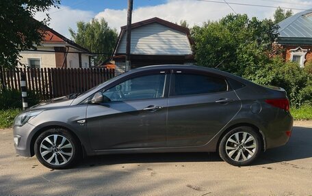 Hyundai Solaris II рестайлинг, 2015 год, 1 300 000 рублей, 4 фотография