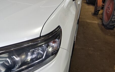 Toyota Land Cruiser Prado 150 рестайлинг 2, 2019 год, 4 000 000 рублей, 20 фотография