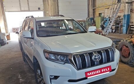 Toyota Land Cruiser Prado 150 рестайлинг 2, 2019 год, 4 000 000 рублей, 36 фотография