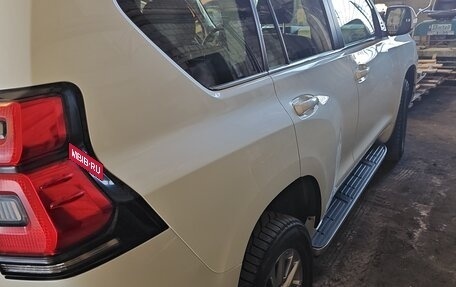 Toyota Land Cruiser Prado 150 рестайлинг 2, 2019 год, 4 000 000 рублей, 35 фотография
