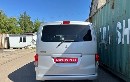 Mitsubishi Delica V, 2011 год, 1 350 000 рублей, 6 фотография