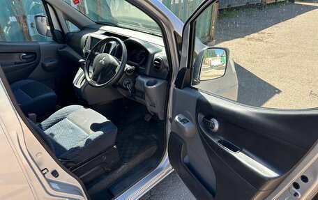 Mitsubishi Delica V, 2011 год, 1 350 000 рублей, 20 фотография