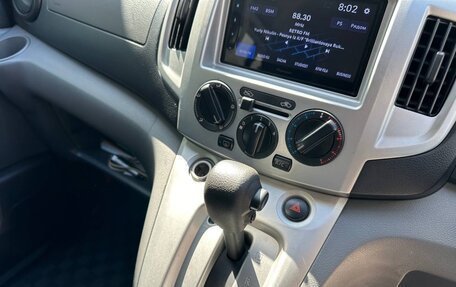 Mitsubishi Delica V, 2011 год, 1 350 000 рублей, 23 фотография