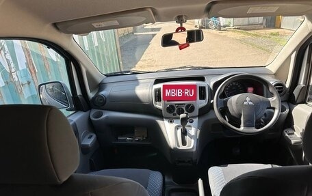 Mitsubishi Delica V, 2011 год, 1 350 000 рублей, 29 фотография