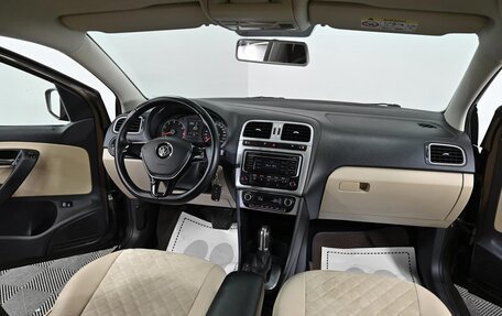 Volkswagen Polo VI (EU Market), 2015 год, 949 000 рублей, 5 фотография