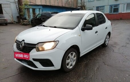 Renault Logan II, 2018 год, 500 000 рублей, 2 фотография
