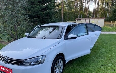 Volkswagen Jetta VI, 2014 год, 970 000 рублей, 1 фотография